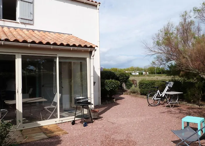 Maison De Confortable Pres De La - Fr-1-194-337 *